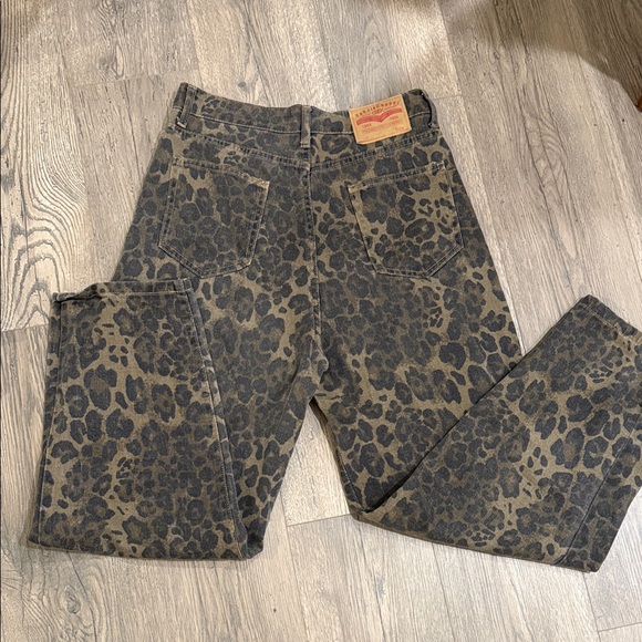 Amazon High Rise Leopard Print Jeans - Picture 2 of 3